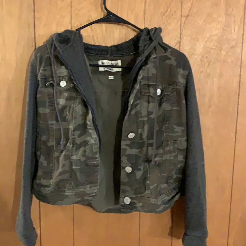 camo zip/button jacket